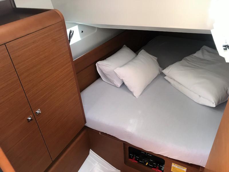 Book yachts online - sailboat - Sun Odyssey 419 - Bowie - rent