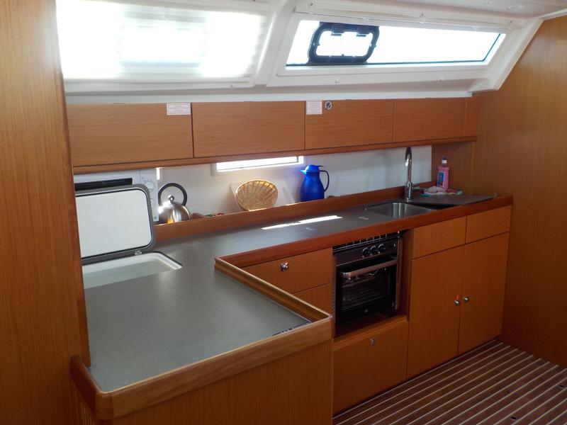 Book yachts online - sailboat - Bavaria Cruiser 46 - Spectra - rent