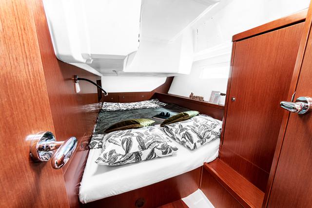 Book yachts online - sailboat - Oceanis 45 - DIANA - rent