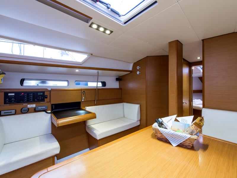 Book yachts online - sailboat - Sun Odyssey 439 - Kallisti - rent