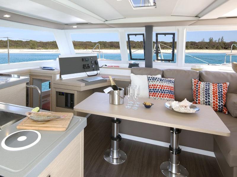 Book yachts online - catamaran - Lucia 40 - Cassopea - rent