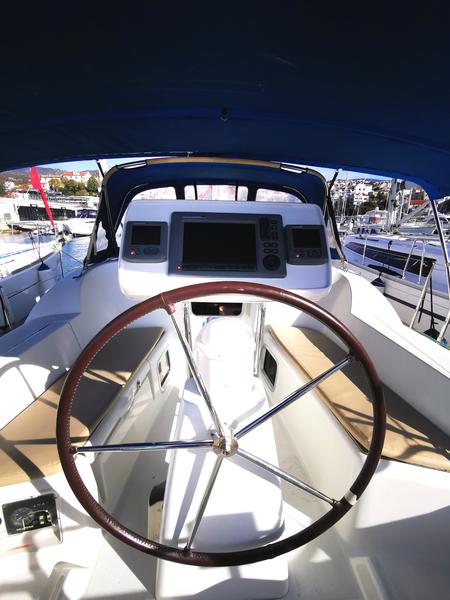 Book yachts online - sailboat - Sun Odyssey 36i - Mia - rent