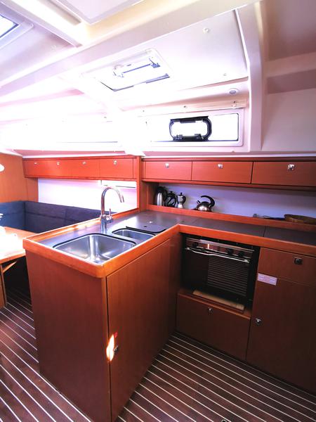 Book yachts online - sailboat - Bavaria Cruiser 37 - Maci - rent
