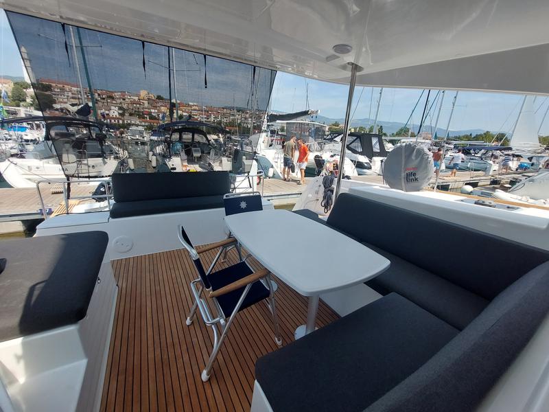 Book yachts online - catamaran - Lagoon 40 - Paco - rent