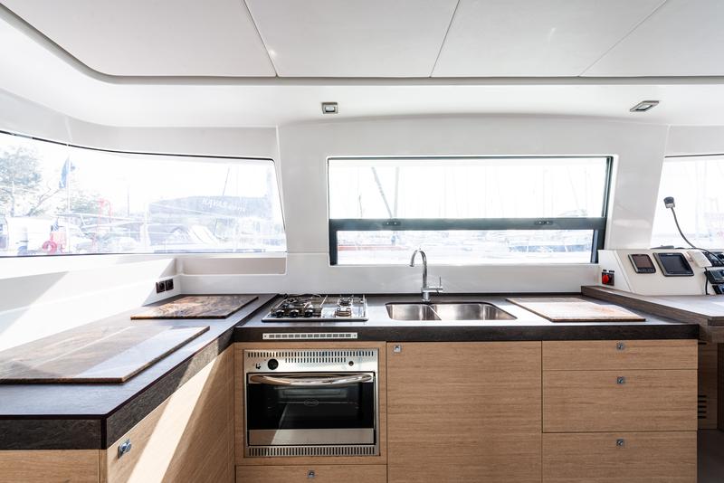 Book yachts online - catamaran - Bali 4.3 - Gatto Nero - rent