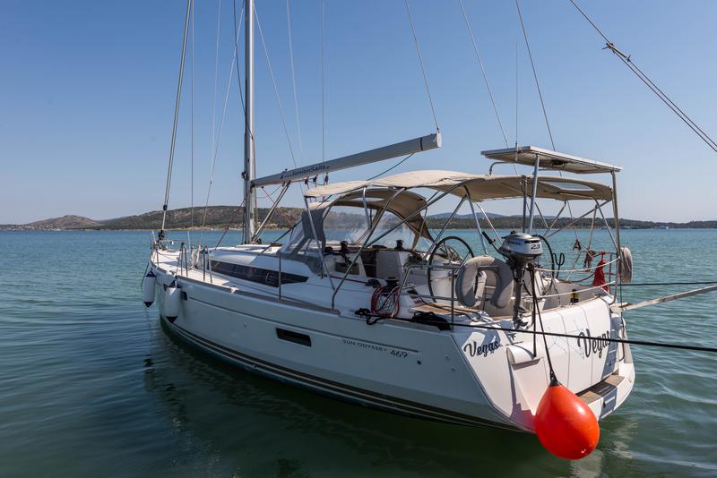 Book yachts online - sailboat - Jeanneau Sun Odyssey 469 - Vega - rent