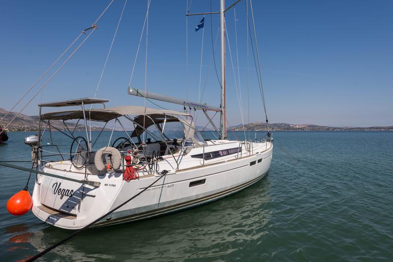 Book yachts online - sailboat - Jeanneau Sun Odyssey 469 - Vega - rent