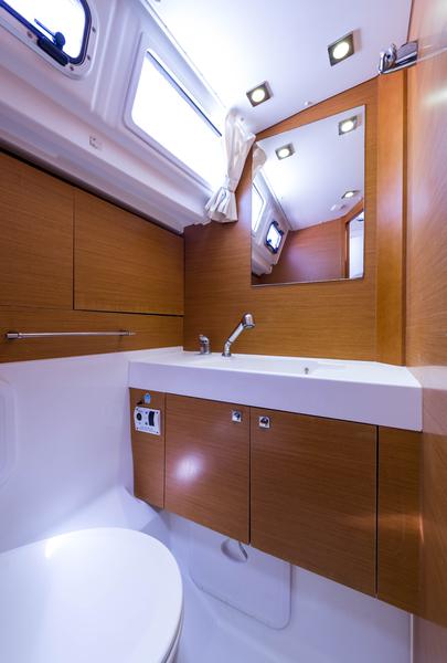 Book yachts online - sailboat - Jeanneau Sun Odyssey 469 - Vega - rent