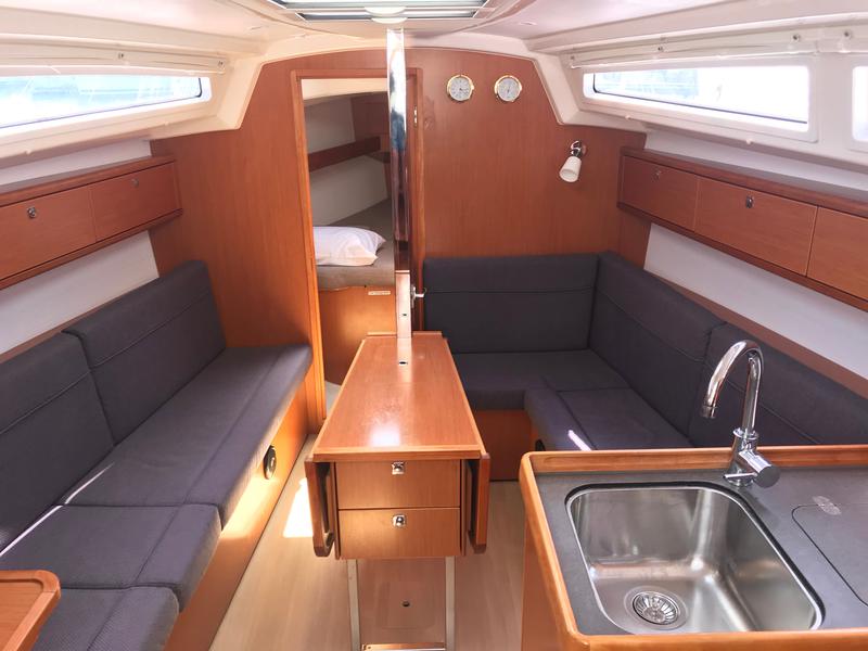 Book yachts online - sailboat - Bavaria 33 Cruiser - Brizo - rent