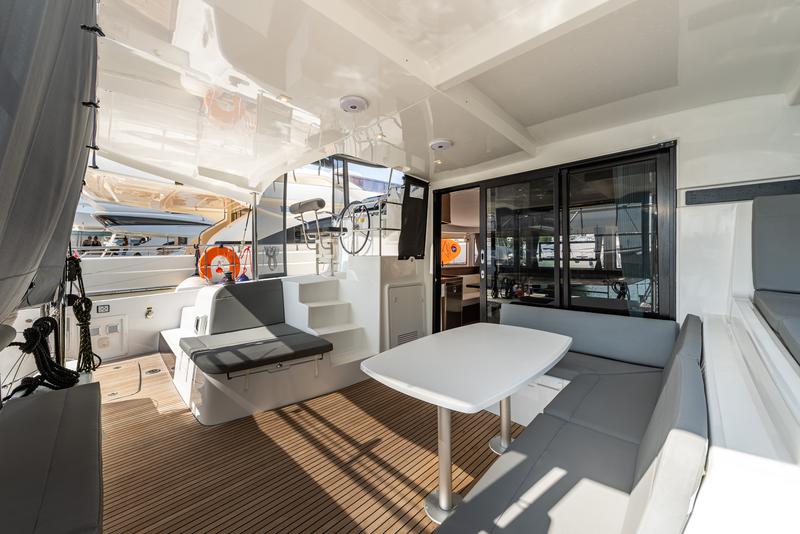 Book yachts online - catamaran - Lagoon 42 - Idal - rent