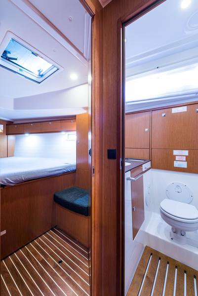 Book yachts online - sailboat - Bavaria Cruiser 46 - Morning Star - rent