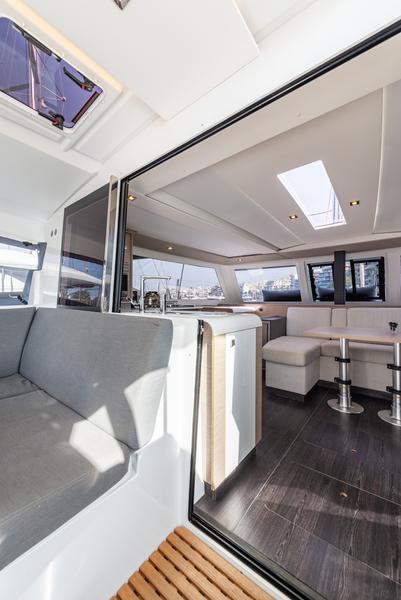 Book yachts online - catamaran - Isla 40 - Rih - rent