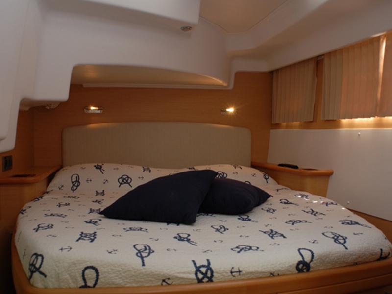 Book yachts online - catamaran - Lagoon 440 - Tani - rent