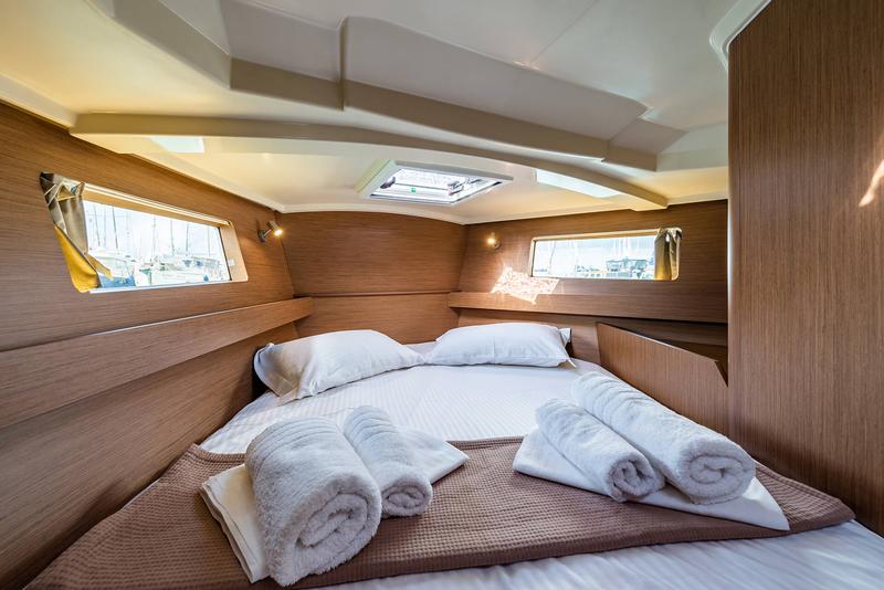 Book yachts online - sailboat - Oceanis 41.1 - Elena - rent