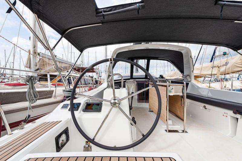 Book yachts online - sailboat - Oceanis 41.1 - Elena - rent