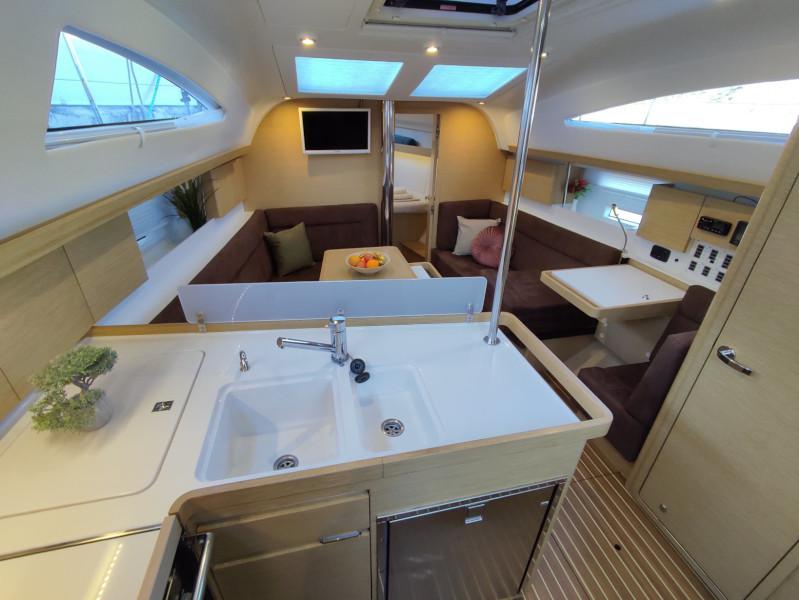 Book yachts online - sailboat - Elan 40 Impression - Karleta - rent