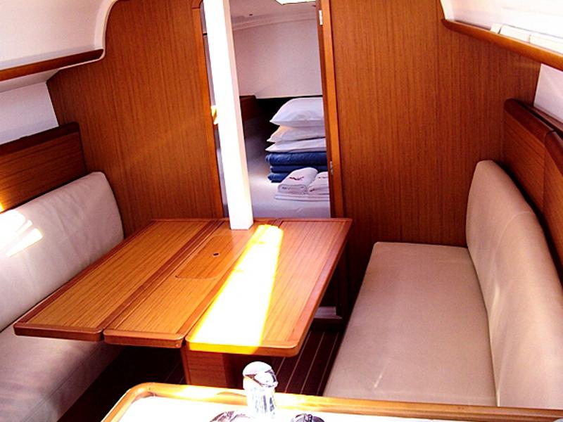 Book yachts online - sailboat - Sun Odyssey 30i - ESPRESSO I - rent