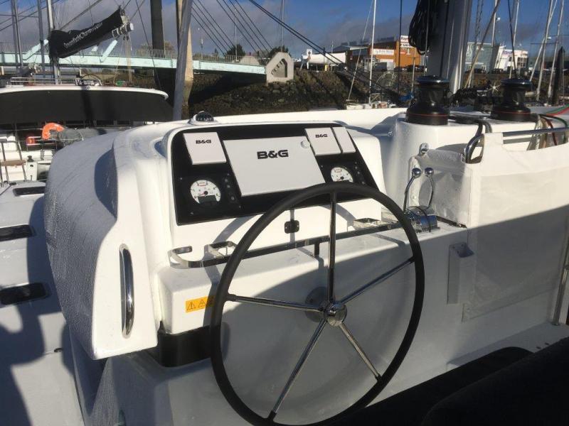 Book yachts online - catamaran - Lagoon 42 - Martine - rent