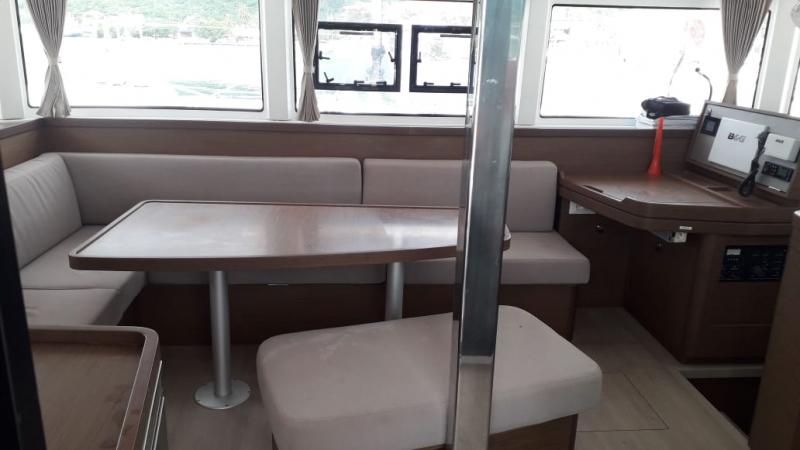Book yachts online - catamaran - Lagoon 42 - Utopia - rent