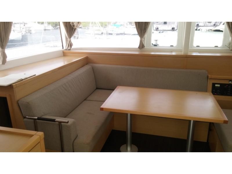 Book yachts online - catamaran - Lagoon 400 S2 - Trixi - rent