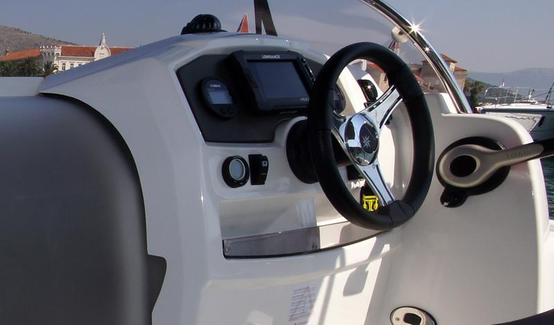 Book yachts online - motorboat - Jeanneau Cap Camarat 5.5WA S2 - Cap Camarat 5.5WA _1 - rent