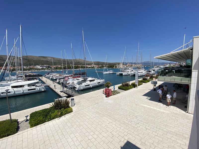 Book yachts online - motorboat - Grandezza 25S - SANDRA - rent