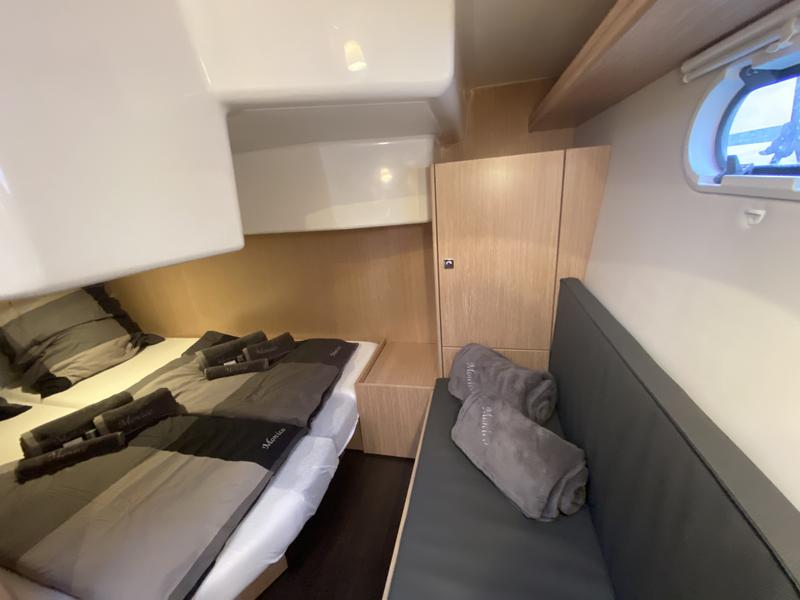 Book yachts online - motorboat - Bavaria S32 Open - MONICO - rent