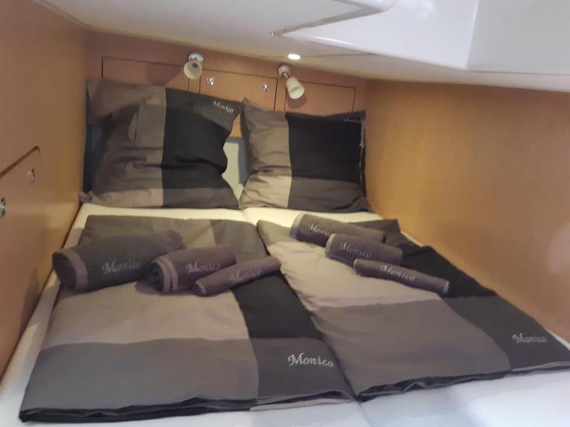 Book yachts online - motorboat - Bavaria S32 Open - MONICO - rent