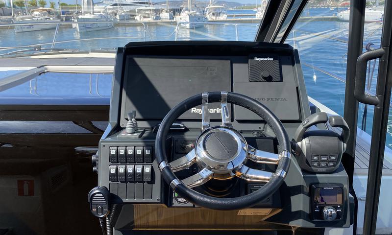 Book yachts online - motorboat - Grandezza 37 CA - KRISTINA - rent