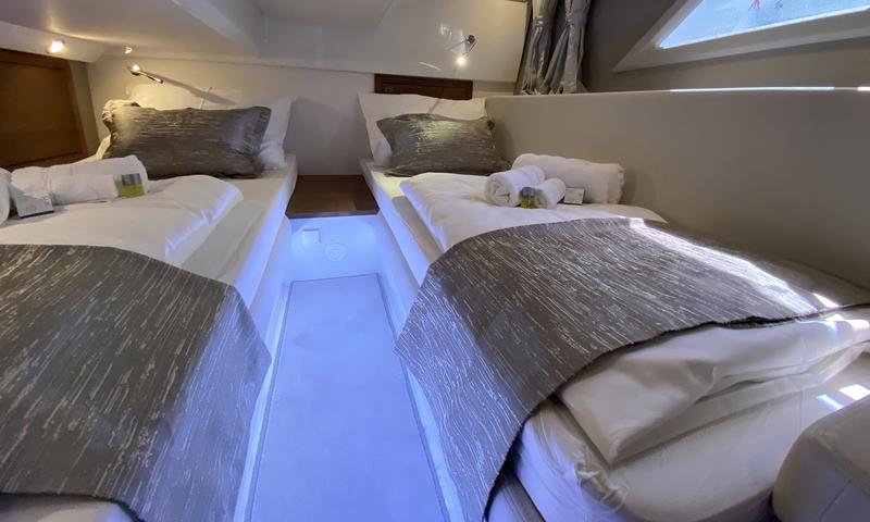 Book yachts online - motorboat - Grandezza 37 CA - KRISTINA - rent