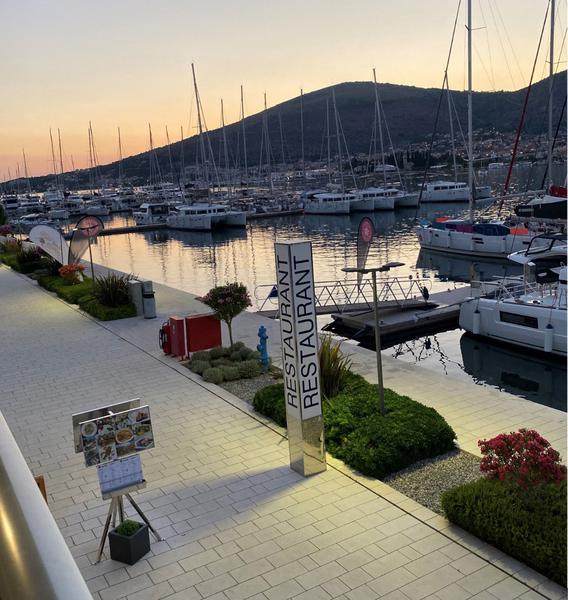 Book yachts online - motorboat - Grandezza 37 CA - KRISTINA - rent