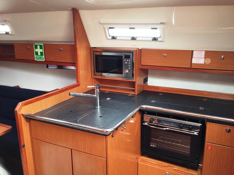 Book yachts online - sailboat - Bavaria Cruiser 36 - Ifigenia - rent
