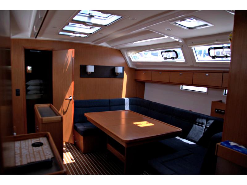 Book yachts online - sailboat - Bavaria Cruiser 46 - Faethon - rent