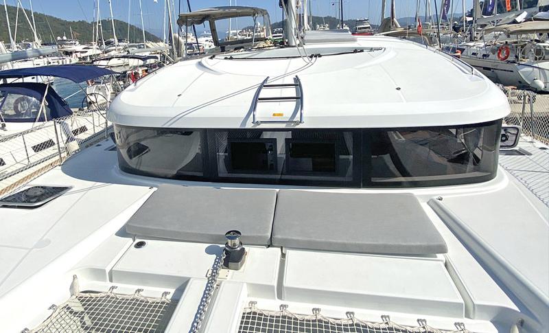 Book yachts online - catamaran - Lagoon 40 - Falcon - rent