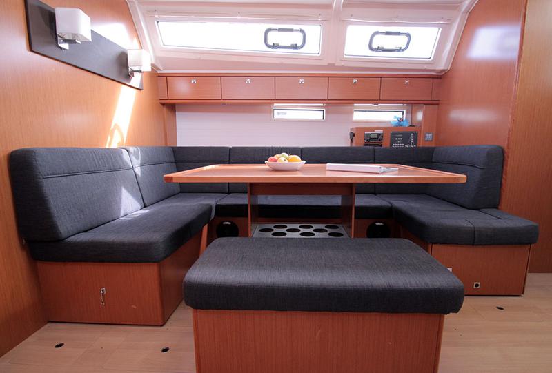 Book yachts online - sailboat - Bavaria Cruiser 46 L - Lucy Ball - rent