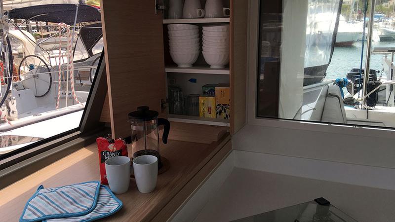 Book yachts online - catamaran - Nautitech Open 40 - HYGGE - rent