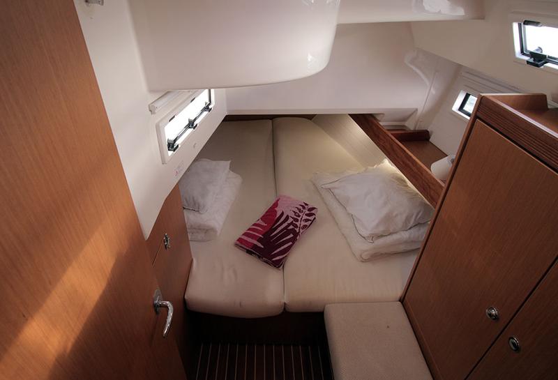 Book yachts online - sailboat - Bavaria Cruiser 40 - Tesoro - rent