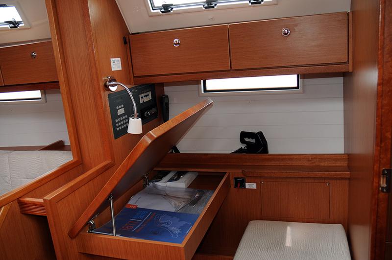 Book yachts online - sailboat - Bavaria Cruiser 40 - Tesoro - rent