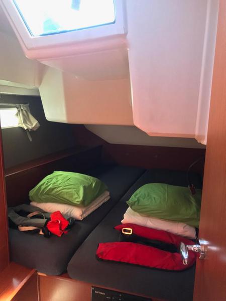 Book yachts online - sailboat - Oceanis 45-4 - Alboran Gin Fizz (Radazul) - rent