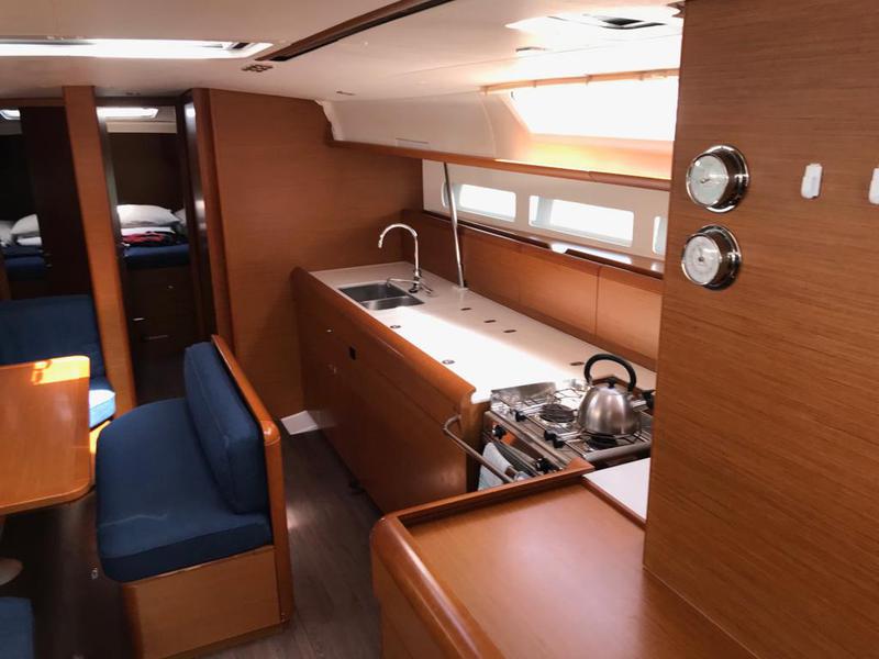 Book yachts online - sailboat - Sun Odyssey 519 - Alboran Prosecco (Radazul) - rent