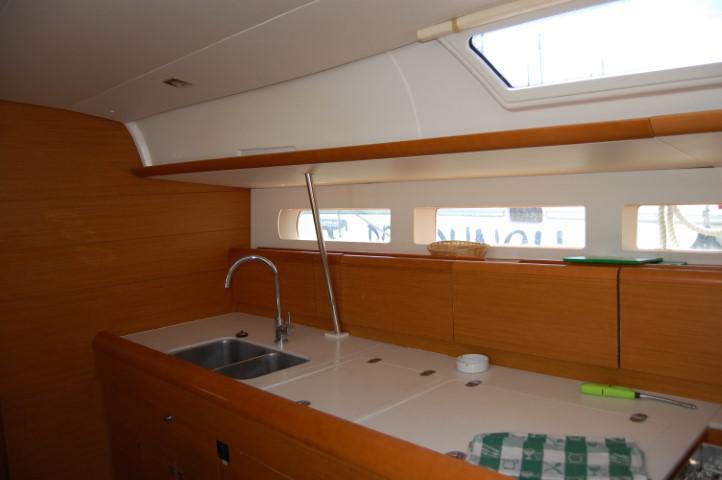 Book yachts online - sailboat - Sun Odyssey 519 - Alboran Champagne (Radazul) - rent
