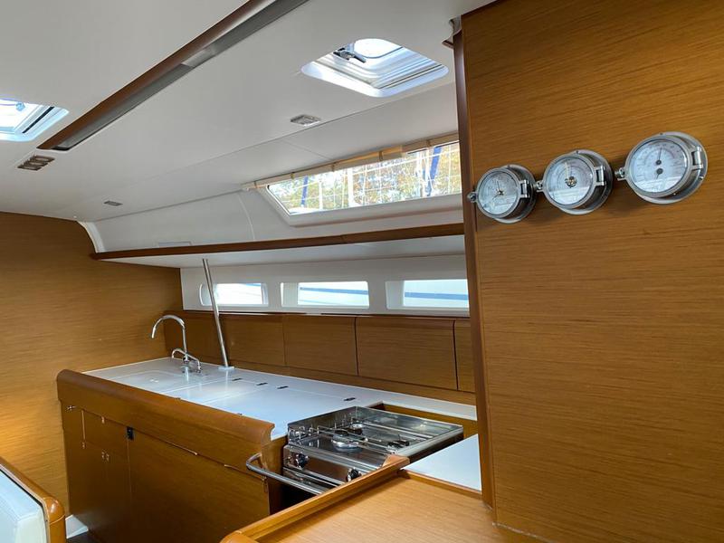 Book yachts online - sailboat - Sun Odyssey 519 - Alboran Pacharan (Majorca) - rent