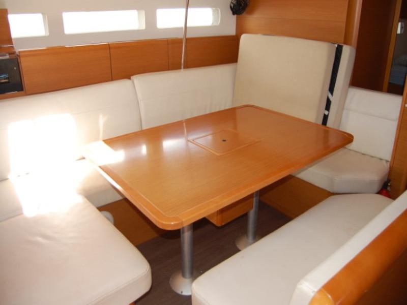 Book yachts online - sailboat - Sun Odyssey 519 - Alboran Champagne (Majorca) - rent