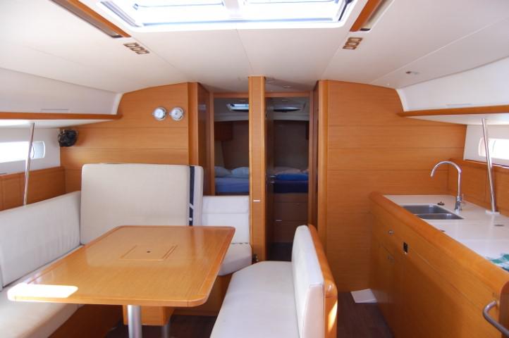Book yachts online - sailboat - Sun Odyssey 519 - Alboran Champagne (Majorca) - rent