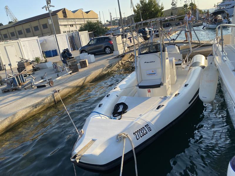 Book yachts online - motorboat - Falkor 22 - Falkor - rent