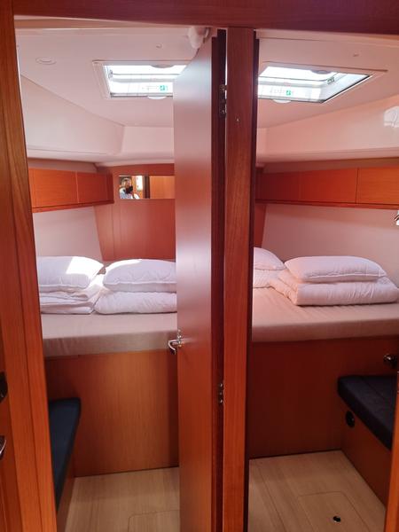 Book yachts online - sailboat - Bavaria Cruiser 46 - Galeb - rent