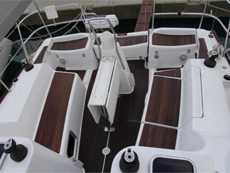 Book yachts online - sailboat - Sun Odyssey 36i REFIT 2019 - BLUE DIAMOND C.SA - rent
