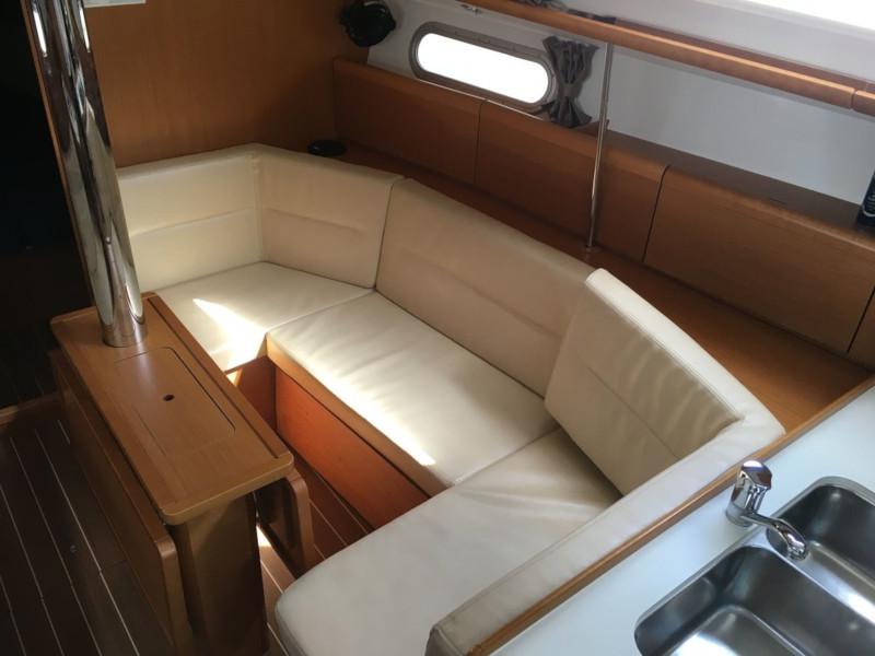 Book yachts online - sailboat - Sun Odyssey 36i REFIT 2019 - BLUE DIAMOND C.SA - rent
