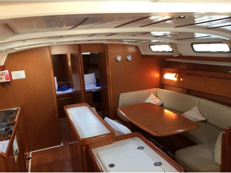 Book yachts online - sailboat - BENETEAU Cyclades 50.5 2009-10 REFIT 2019 - EMERALD  Cp - rent