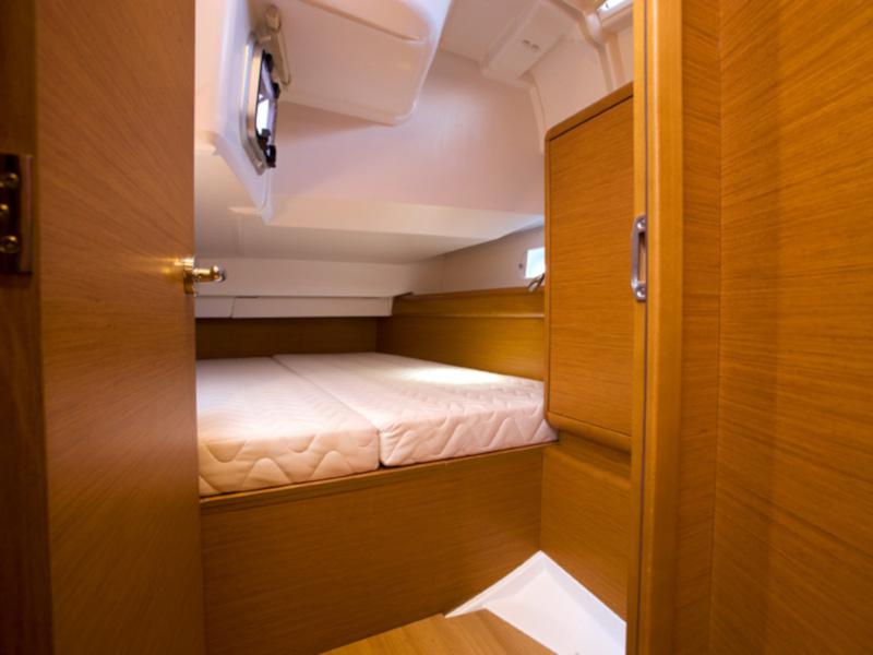 Book yachts online - sailboat - Sun Odyssey 449 - Matar - rent